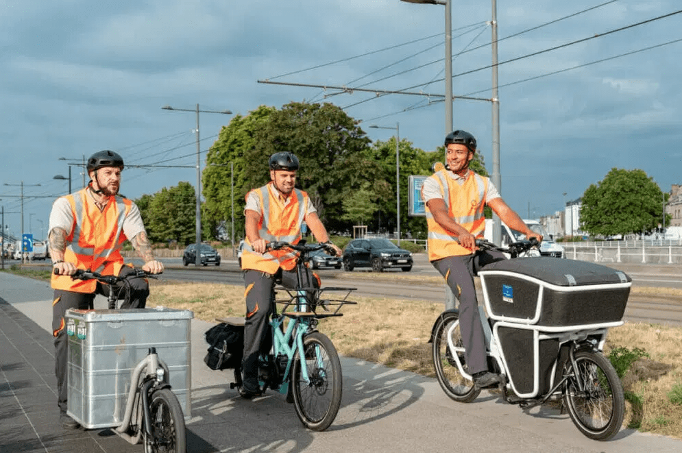 De plus en plus nombreux, les vélos sont une alternative durable pour les entreprises bruxelloises grâce aux cargo-vélo pour les livraisons. 